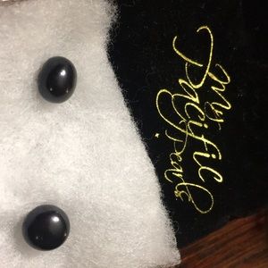 Black Pearl Earrings